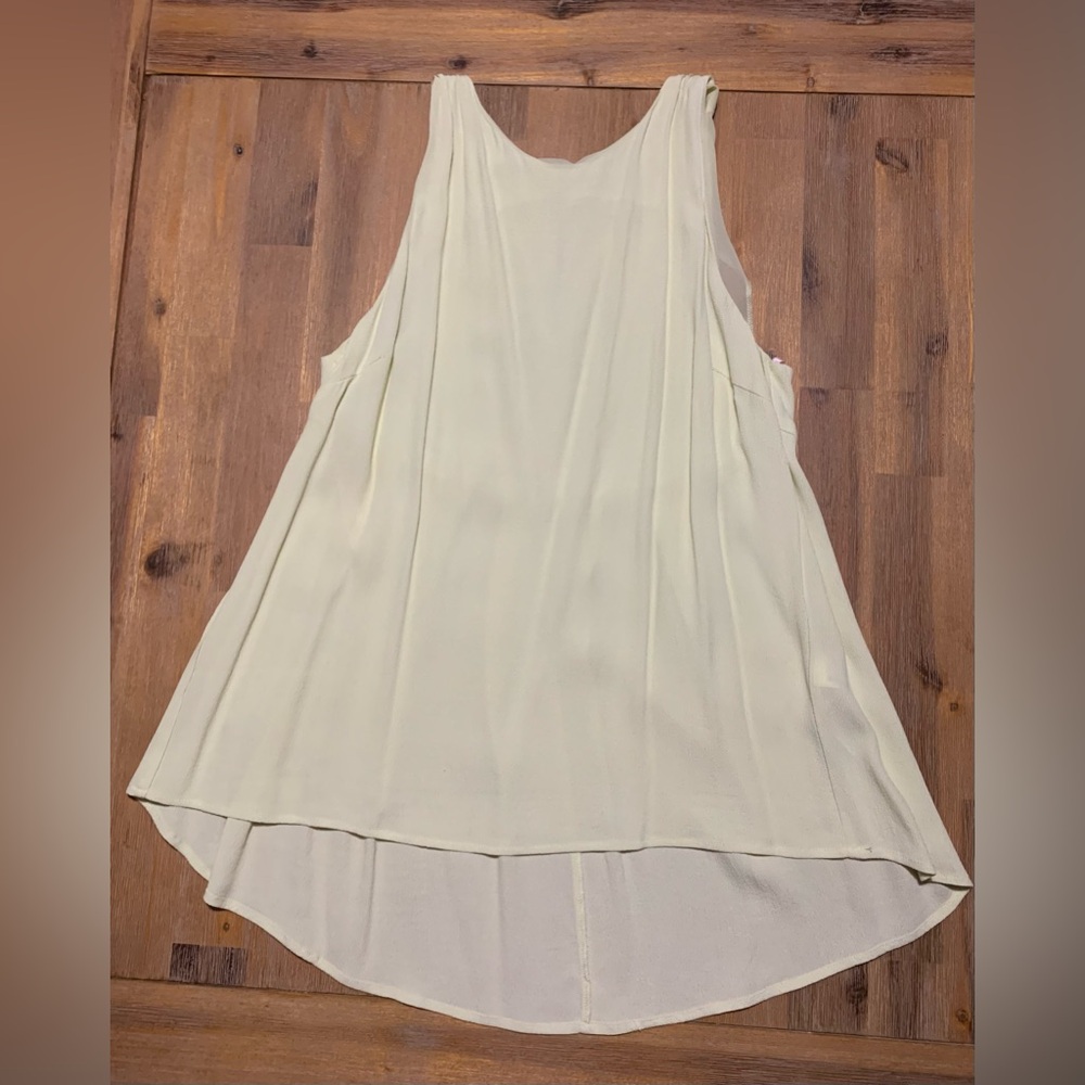 FOREVER 21 Sleeveless Blouse - Size L - High Low Zip Pleated Back in pale green